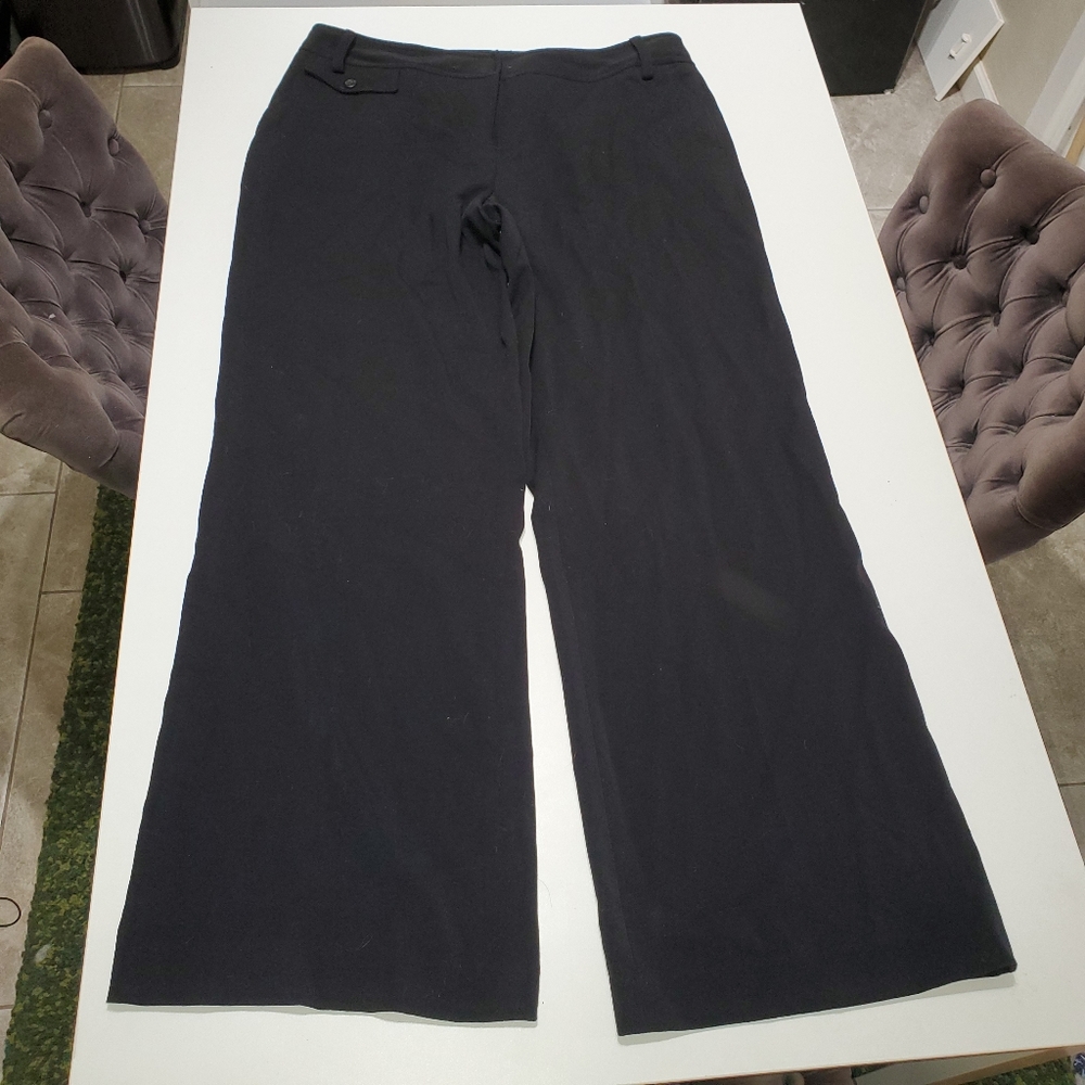 LAST DAY!  Beautiful stretchy Apt 9 wide leg dress pants 🦝